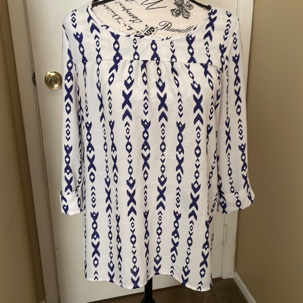 Wanderlust top size small soft flowing